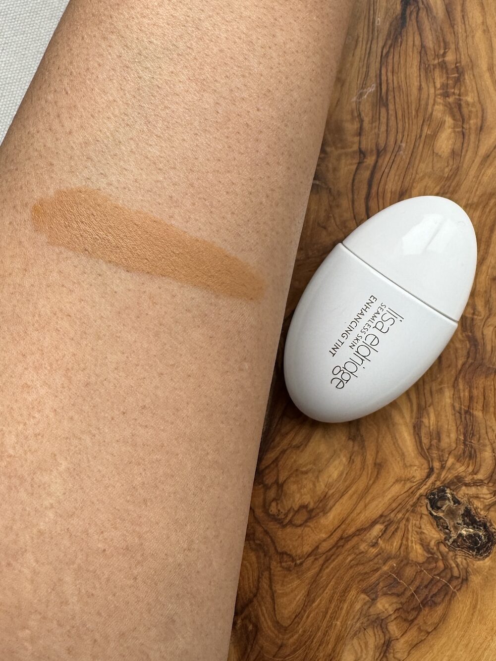 by brie moore
lisa eldridge enhancing skin tint T12,
lisa eldridge skin tint brown skin