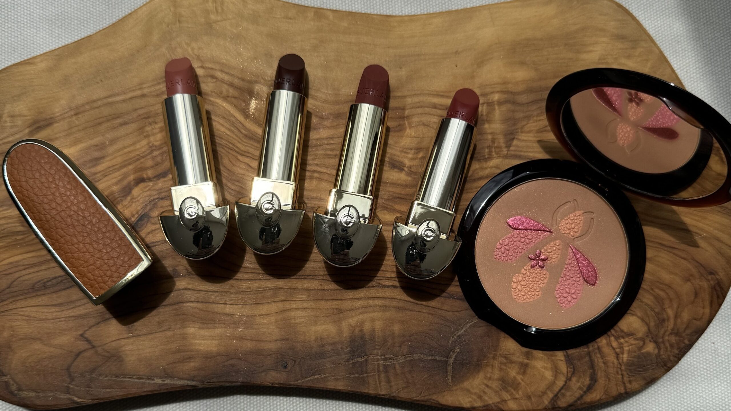 Guerlain Rouge G Le Nude Intense 03, Guerlain Rouge G Le Brun Intense 19, Guerlain Rouge G Le Beige Praline 131, Guerlain Rouge G Le Tonka Hale 539, Guerlain Terracotta SuperBloom Sunkissed Healthy Glow Powder, Guerlain Rouge G Le Camel Lipstick Case
