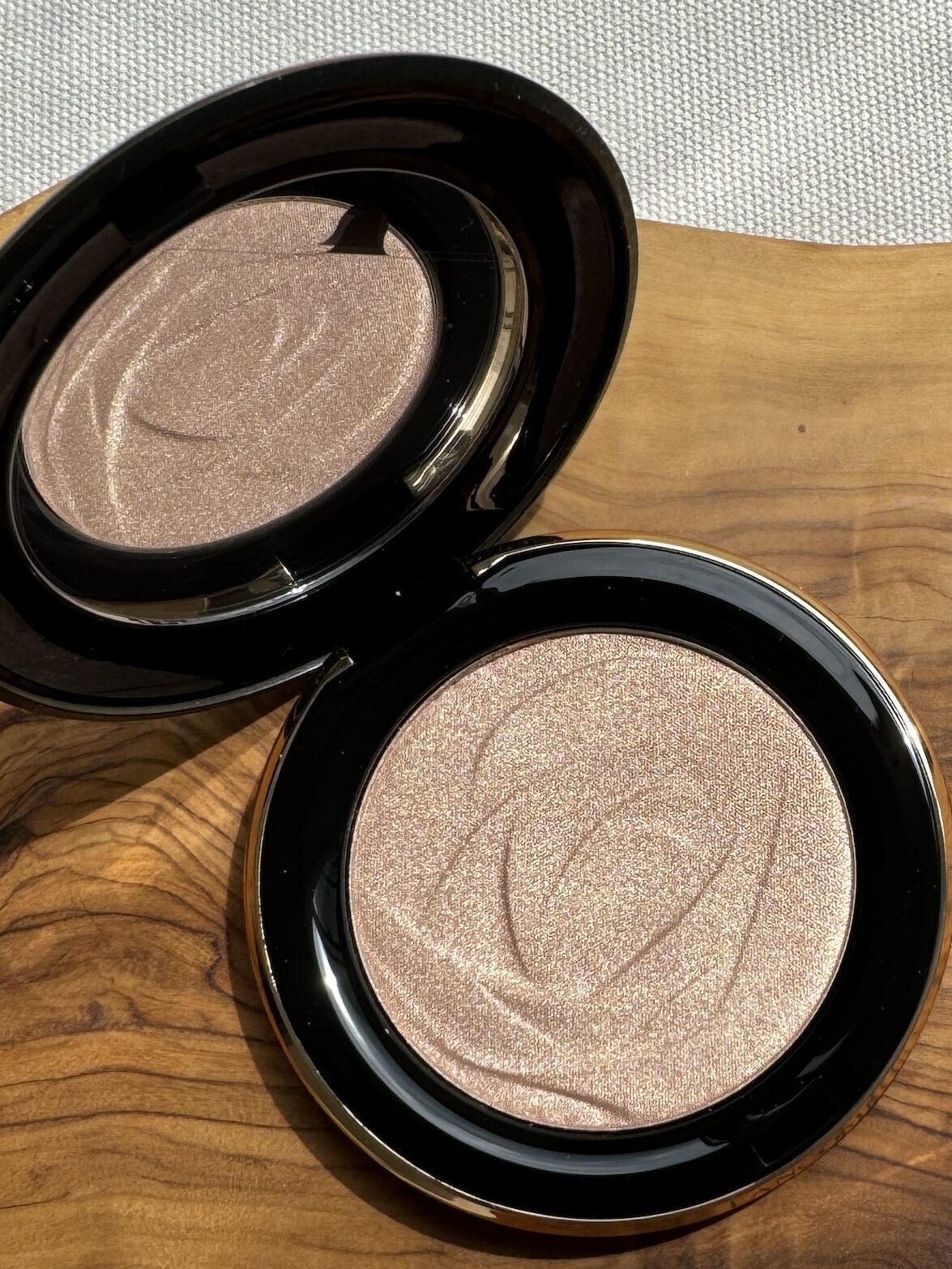 Teint Idole Ultra Wear C.E. Skin Transforming highlighter 