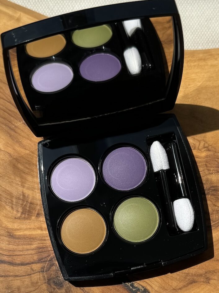 Les 4 Ombres Divination 394
Chanel fall winter 2024 clairvoyance collection