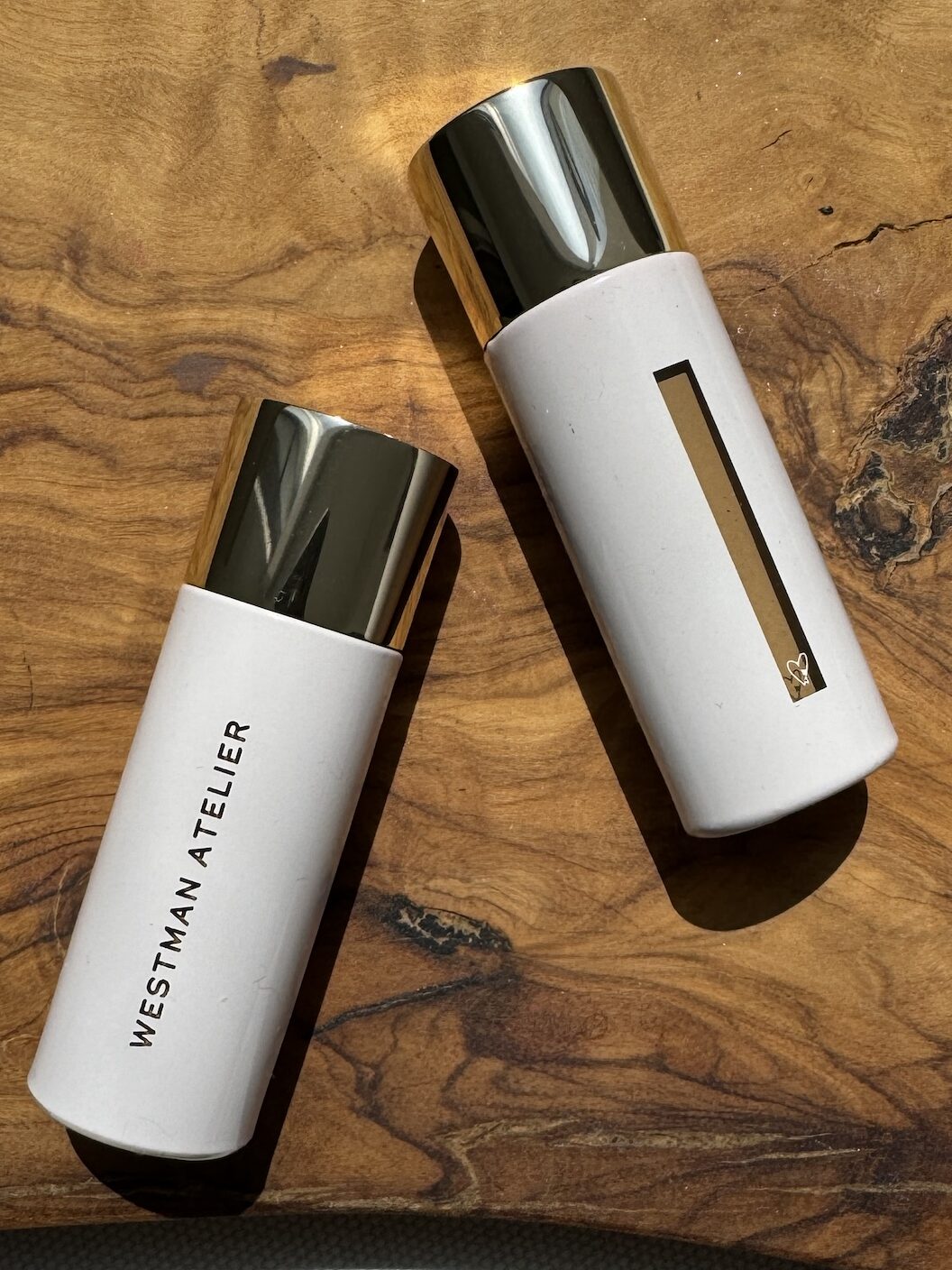 westman atelier vital skincare concealer t1 
westman atelier vital skincare concealer t2
