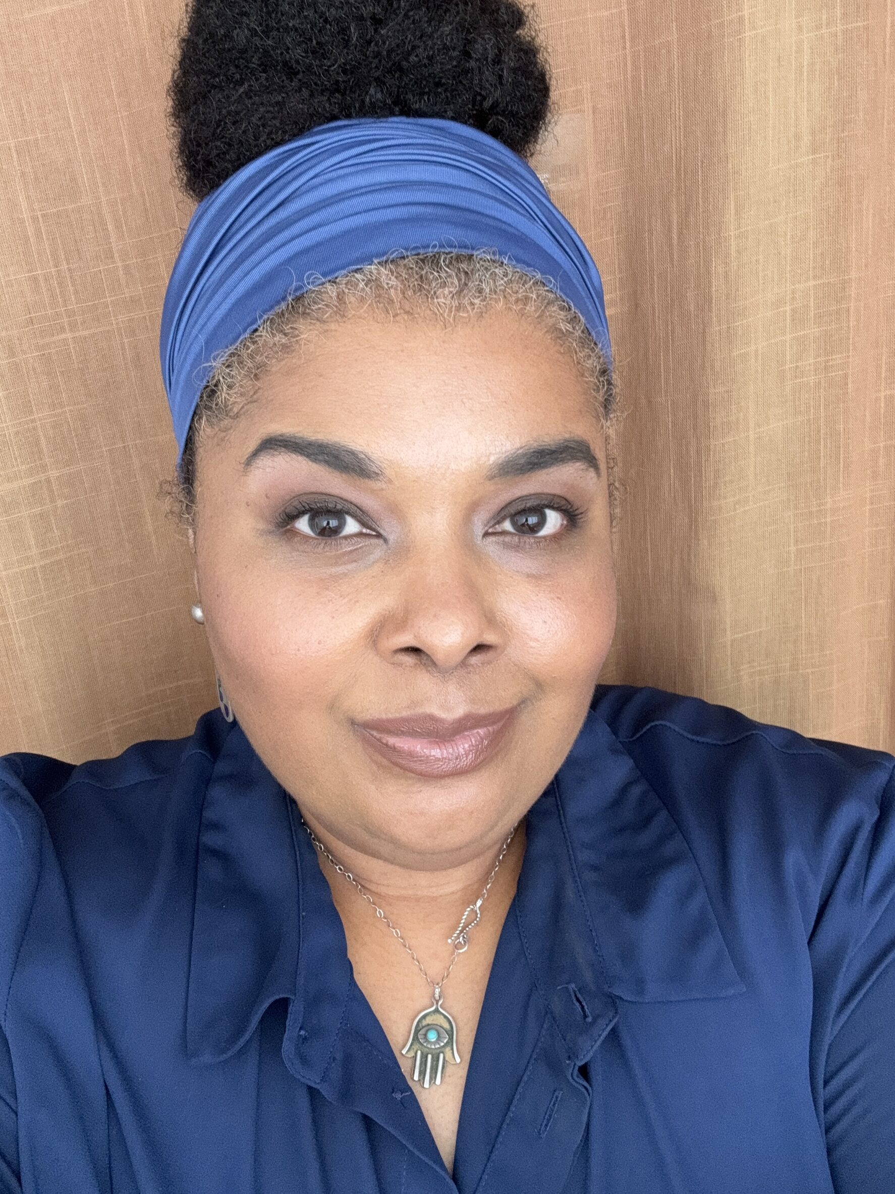 westman atelier vital skincare concealer t1 
westman atelier vital skincare concealer t2
breezy tee denim blue boho head wrap