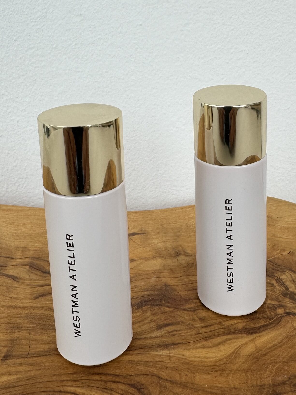 westman atelier vital skincare concealer t1 
westman atelier vital skincare concealer t2
