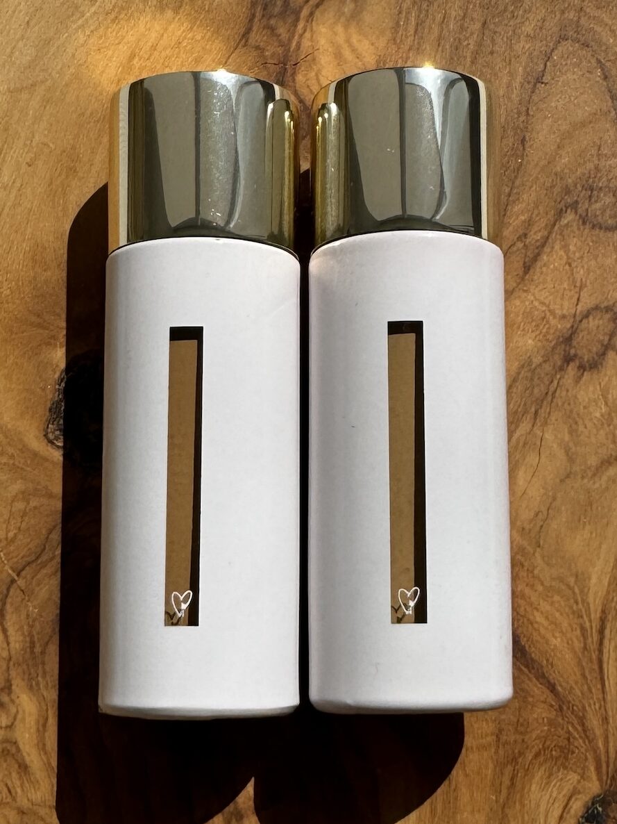 westman atelier vital skincare concealer t1 
westman atelier vital skincare concealer t2