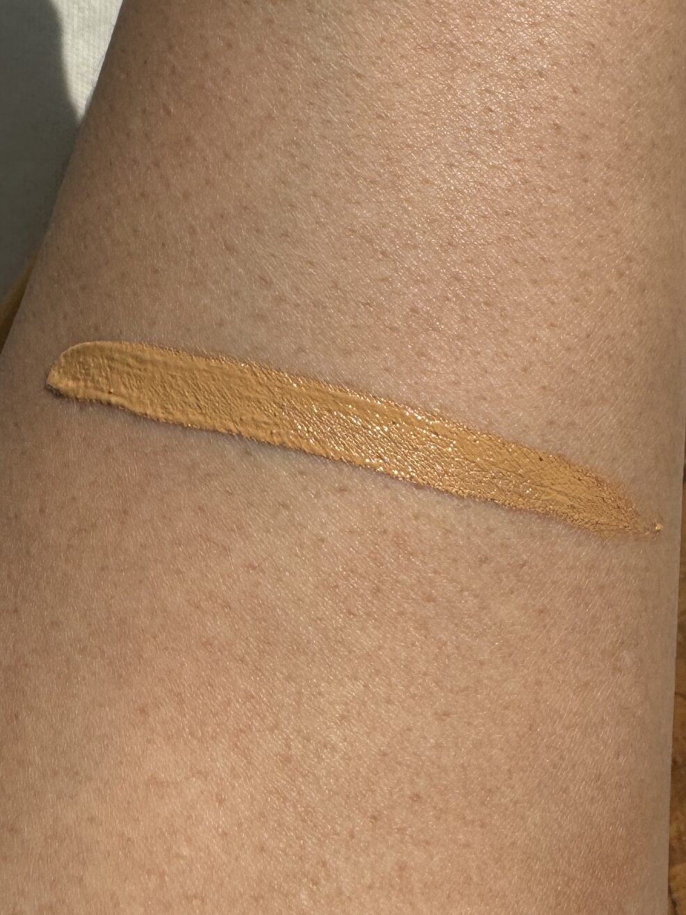 westman atelier vital skincare concealer t1 
westman atelier vital skincare concealer t2