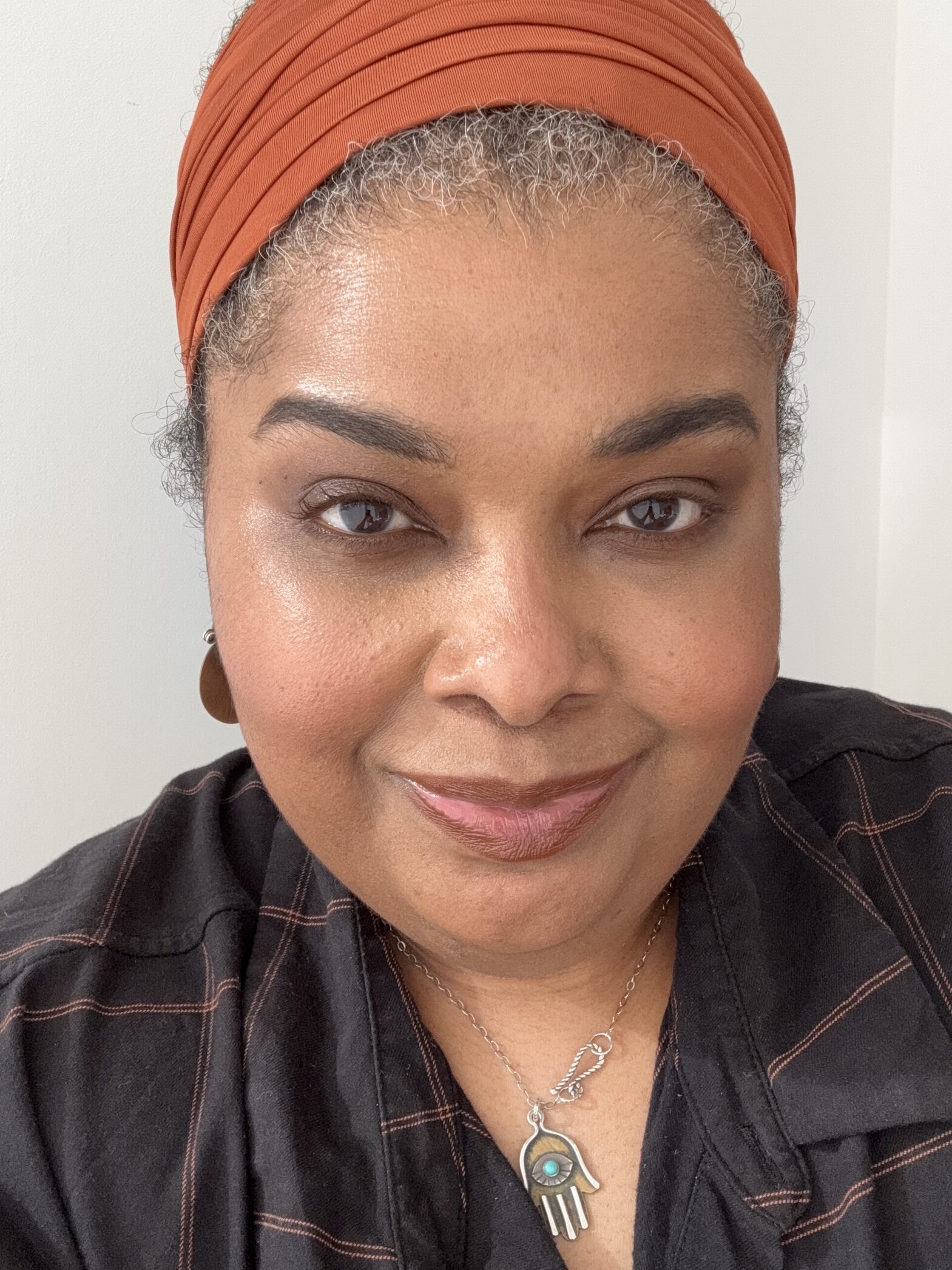 Westman Atelier Sun Tone Bronzing Drops,
Soleil Parfait 3,
Soleil parfait 4,
complexion drops X,
breezy tee burnt orange boho head wrap,
westman atelier brown skin